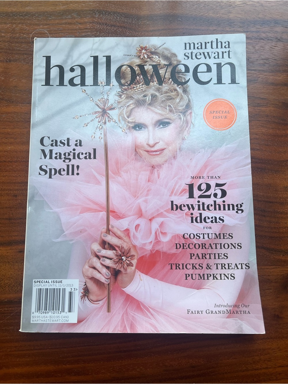 Halloween Martha Stewart~ Halloween Magazine - Special Issue - 2013